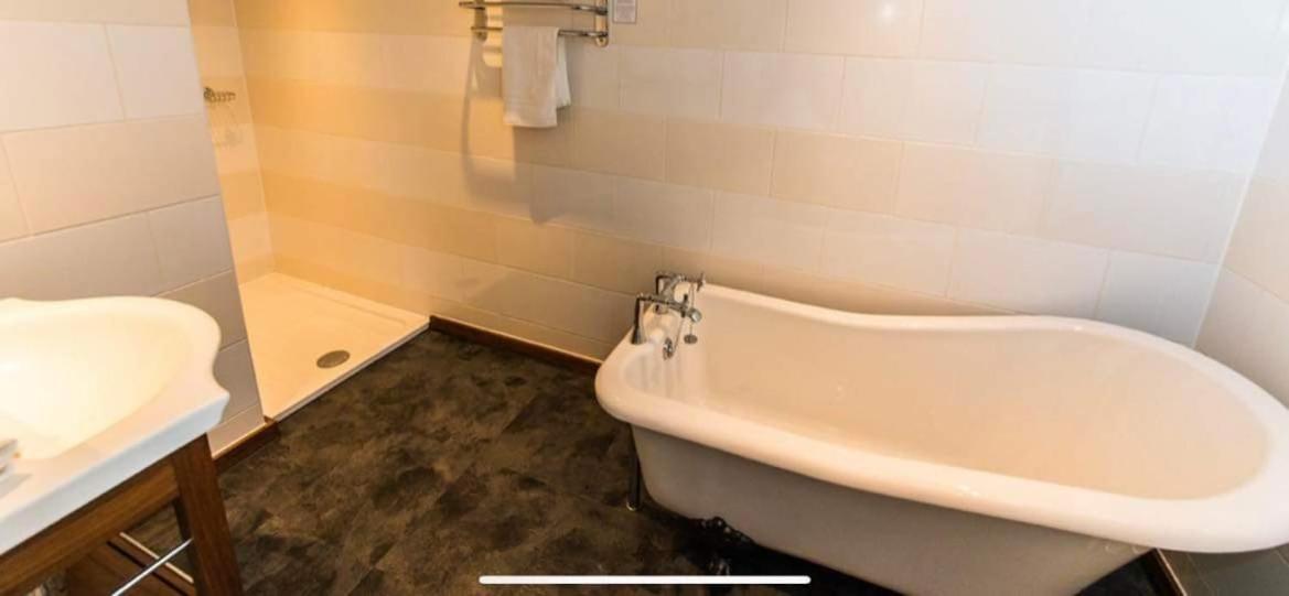 The Bubble Inn Hotel Дерби Экстерьер фото